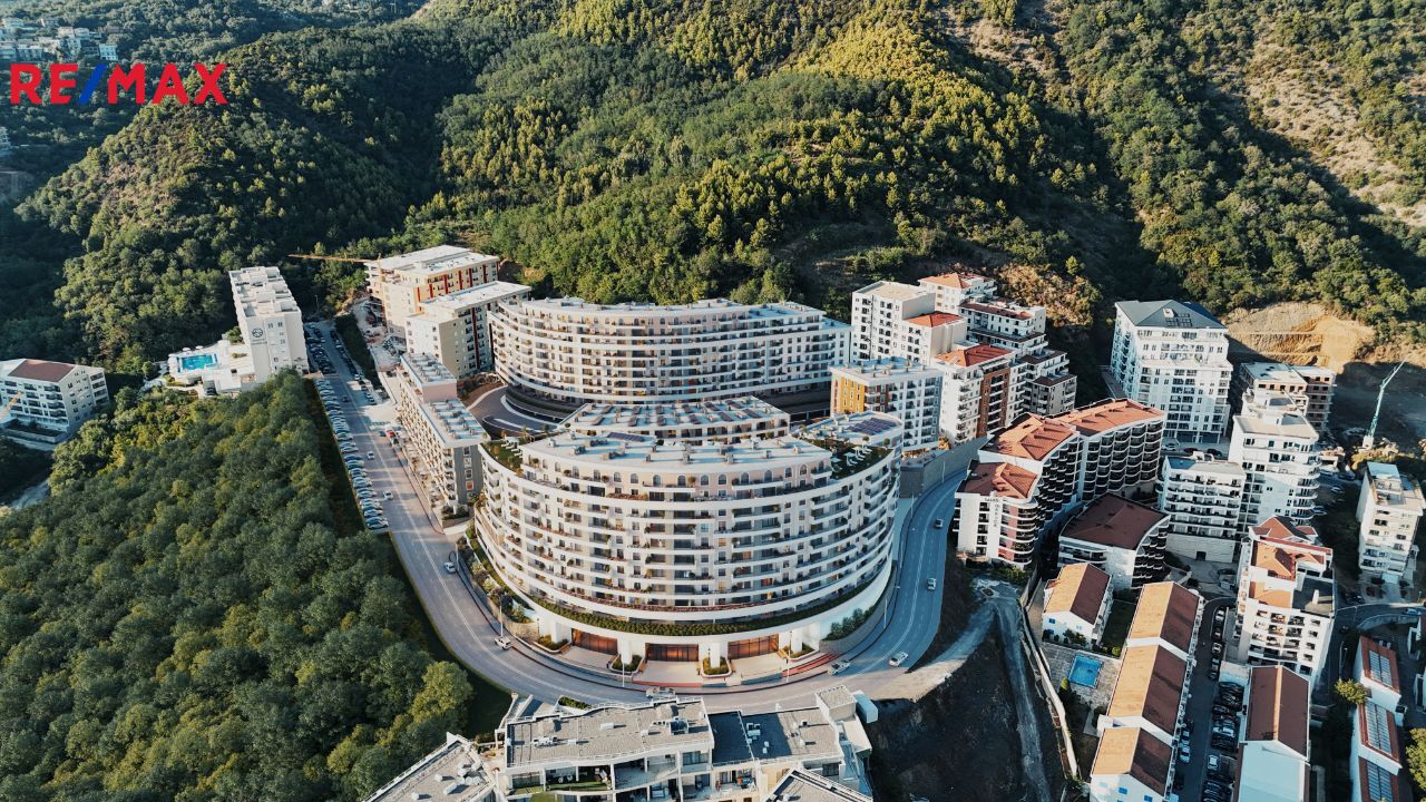 Prodej nemovitosti byty apartmany Cerna Hora 24