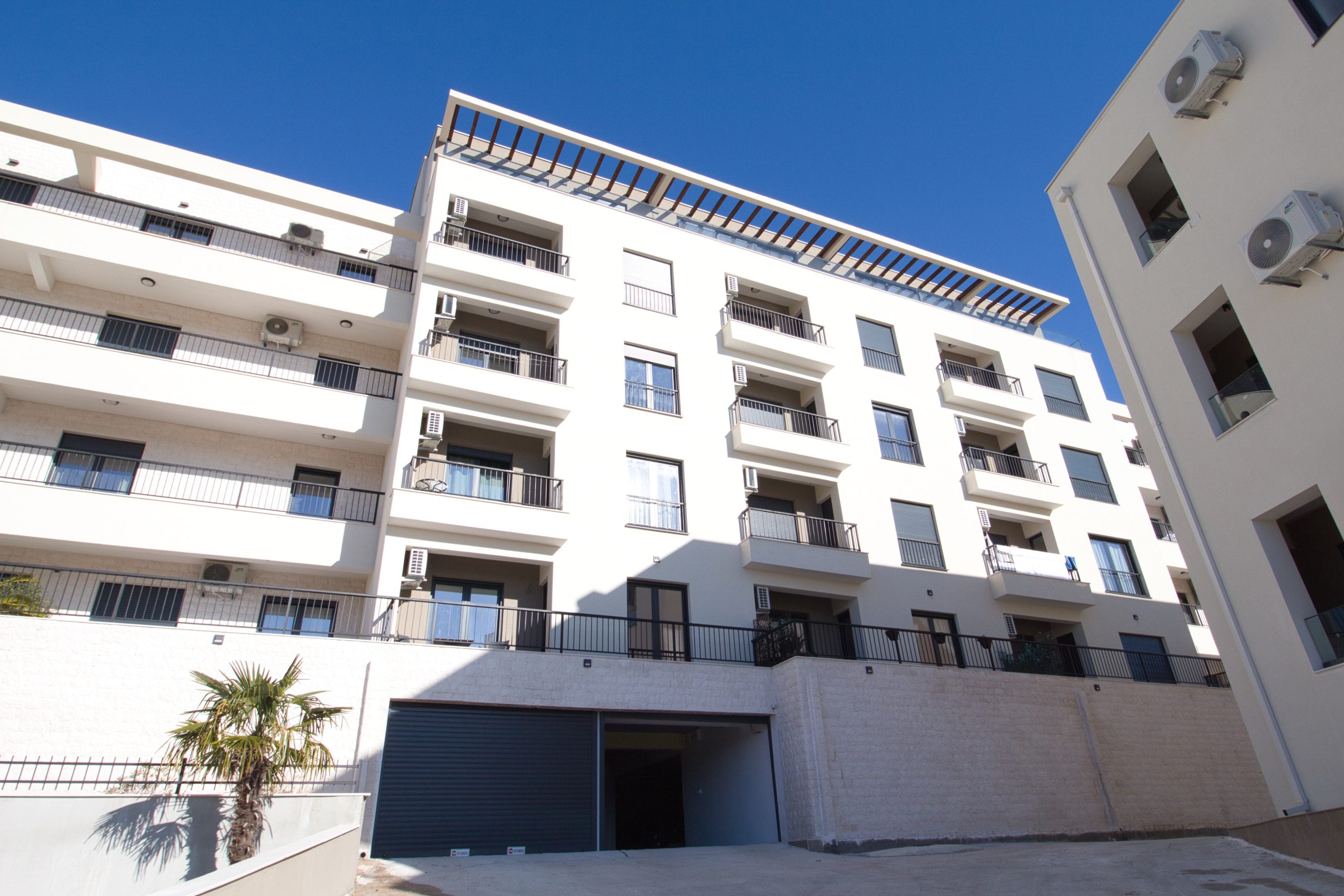 Prodej nemovitosti byty apartmany Cerna Hora 1